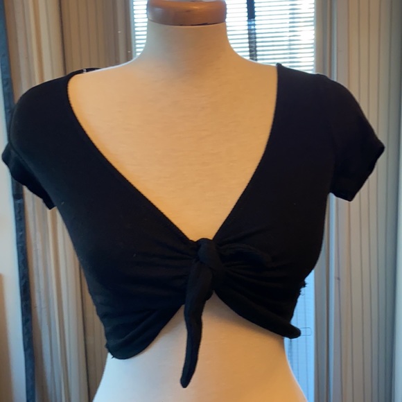NWT wrap style Crop top - Picture 1 of 3